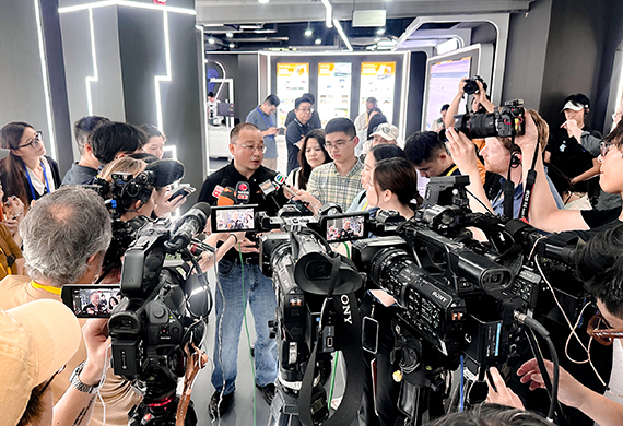 全球媒体聚焦中科摇橹船 探秘中国智造新动能